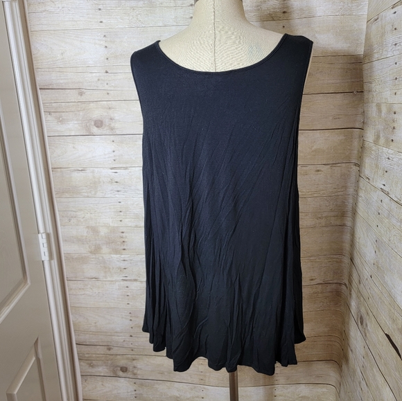 Spring+mercer black tank - Picture 3 of 4